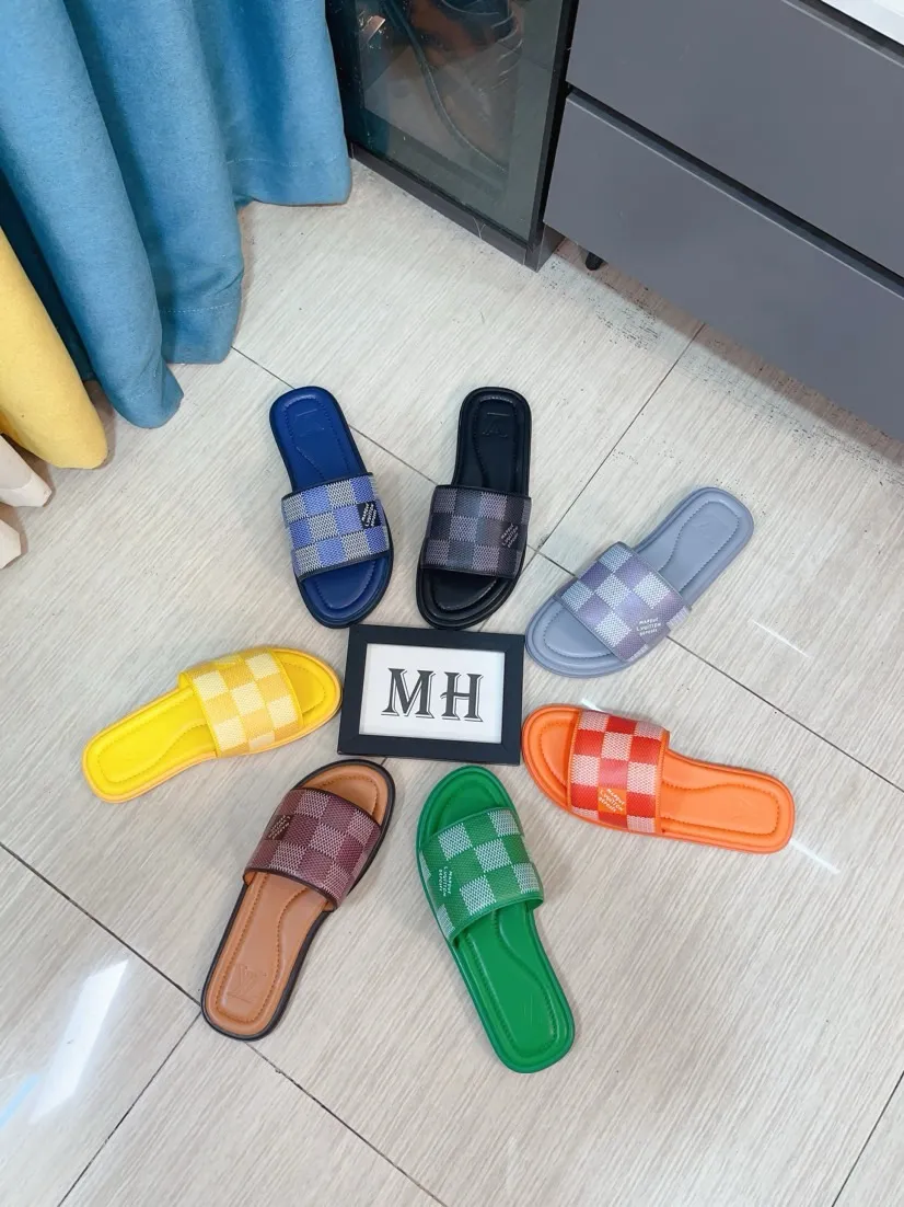 Men's shoes 💰340🌹🌹 (lv-Louis Vuitton) New men's slippers, high-end boutique, exquisite embossed logo decoration on the upper, fine workmanship, super soft soles, casual, loose and comfortable, a must-have in summer! \nsize：38-44